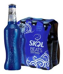 Cerveja enquanto o noivo espera a noiva voltar das compras